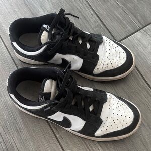 Nike Kids Black and White Low Top Sneakers with Swoosh